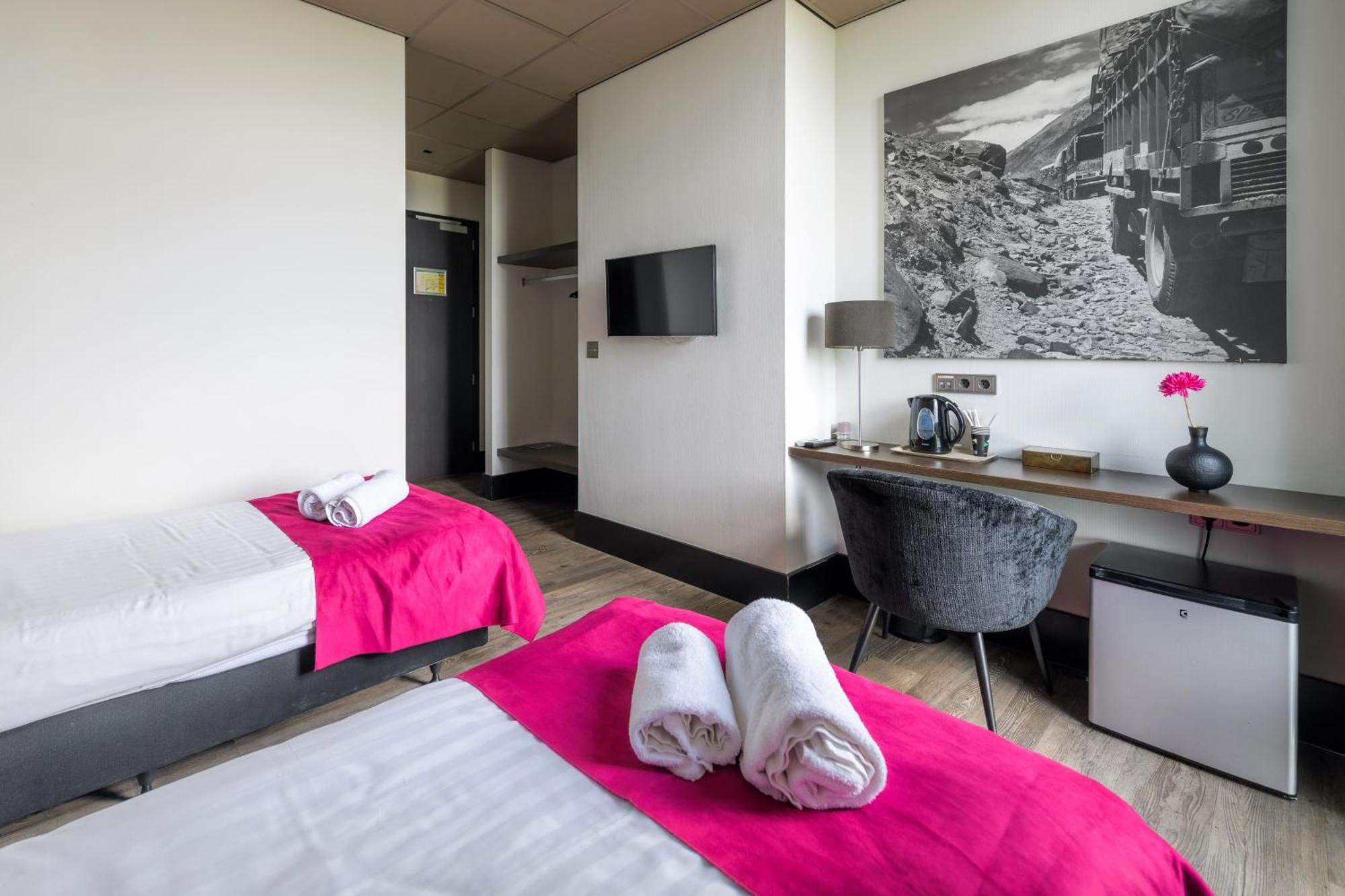 Bas World Hotel Veghel Exterior photo